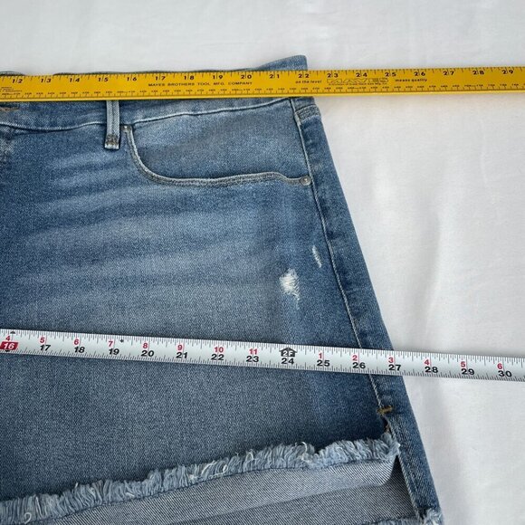Good American Blue Curve 3" In Denim Shorts Stretch Distressed Raw Hem Women 22 - Picture 15 of 16